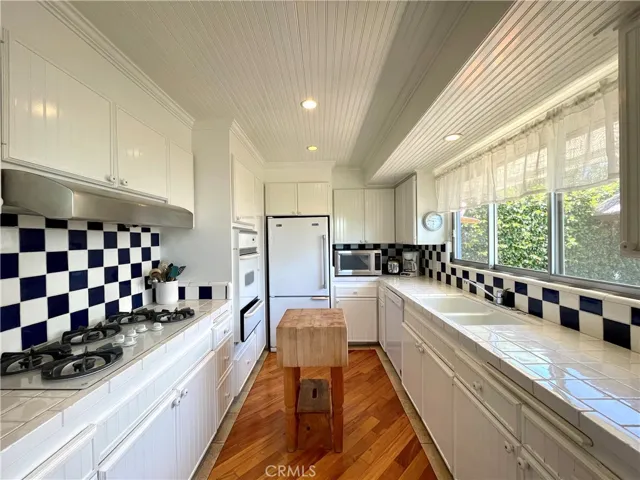 483 Aster Street Front, Laguna Beach, California 92651