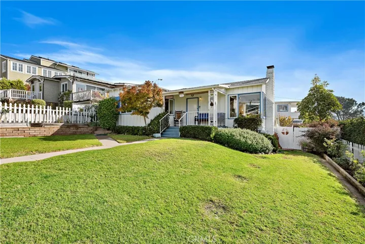 483 Aster Street Front, Laguna Beach, California 92651
