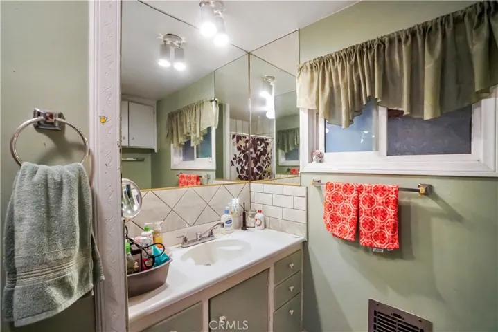 1387 W Orange Grove Avenue, Pomona, California 91768