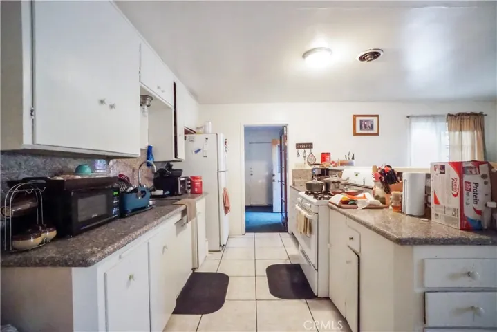 1387 W Orange Grove Avenue, Pomona, California 91768