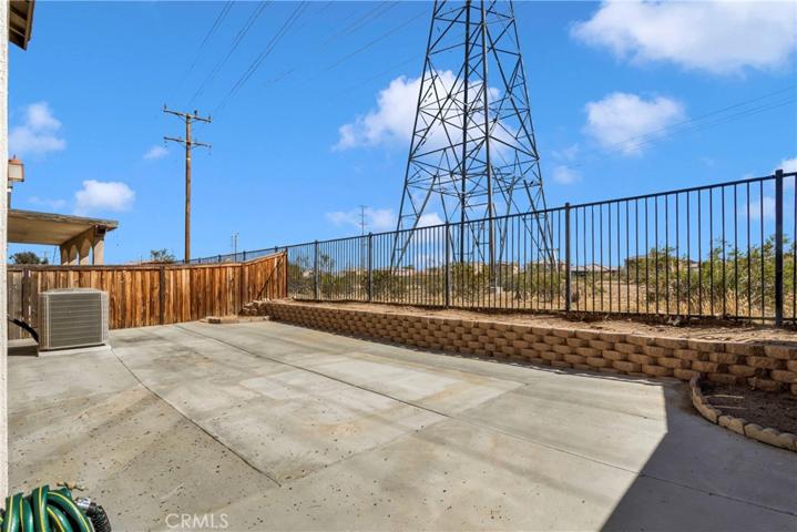 15109 Bluffside Lane, Victorville, California 92394