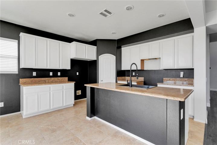 15109 Bluffside Lane, Victorville, California 92394