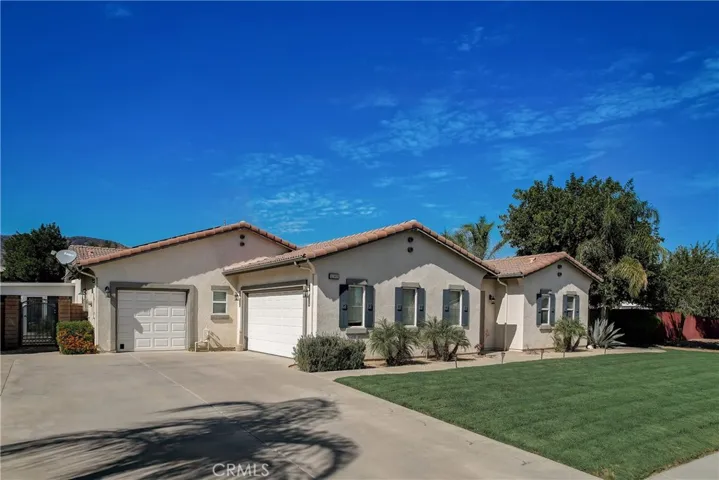 30883 Via Lakistas, Lake Elsinore, California 92530