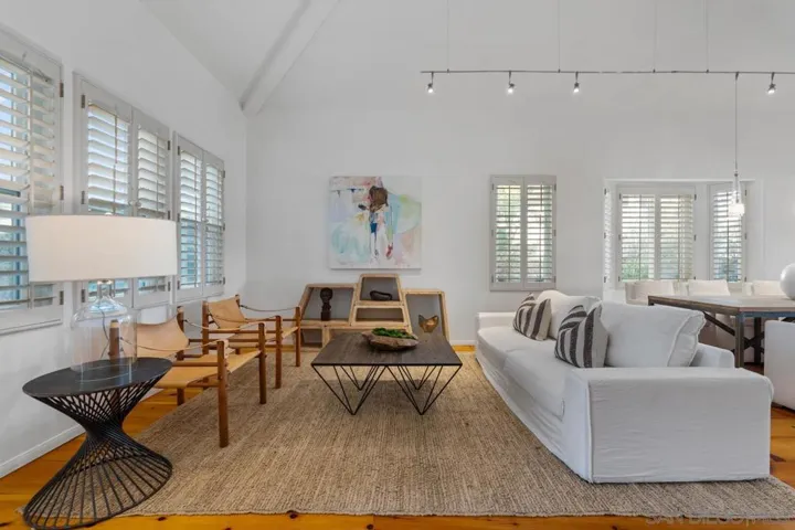 2857 Vista Mariana, Carlsbad, California 92009