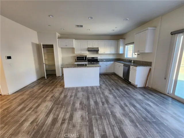 3926 S Manitoba Place, Ontario, California 91761