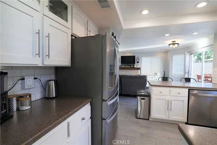entry to kitchen