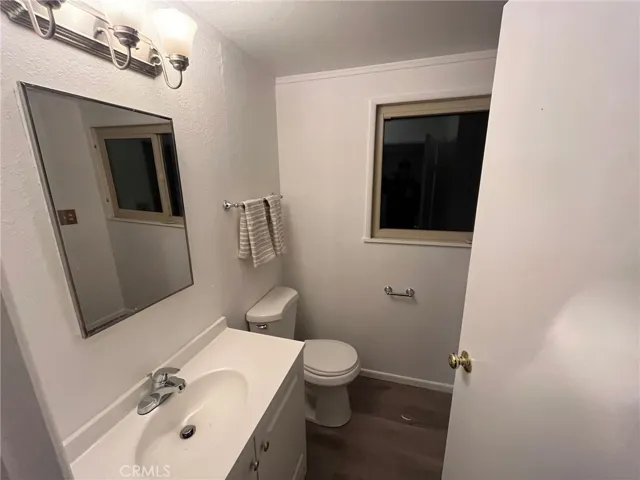 Upstairs 1/2 bath