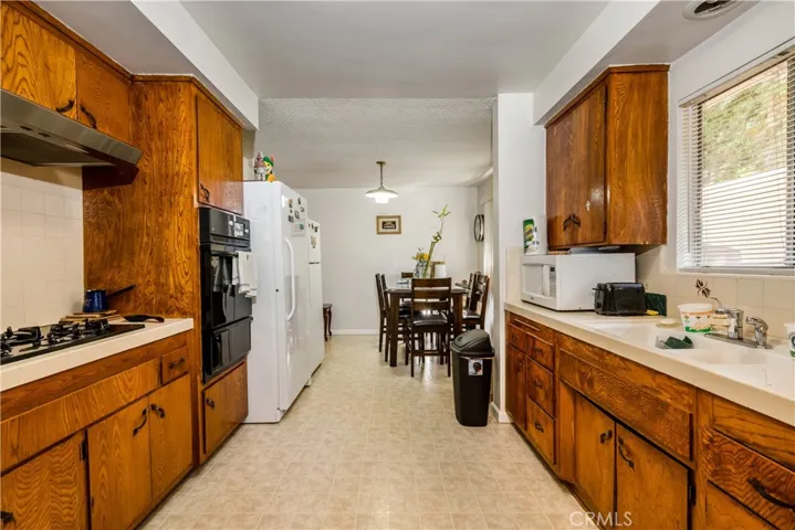 2010 Manhattan Beach Boulevard, Redondo Beach, California 90278