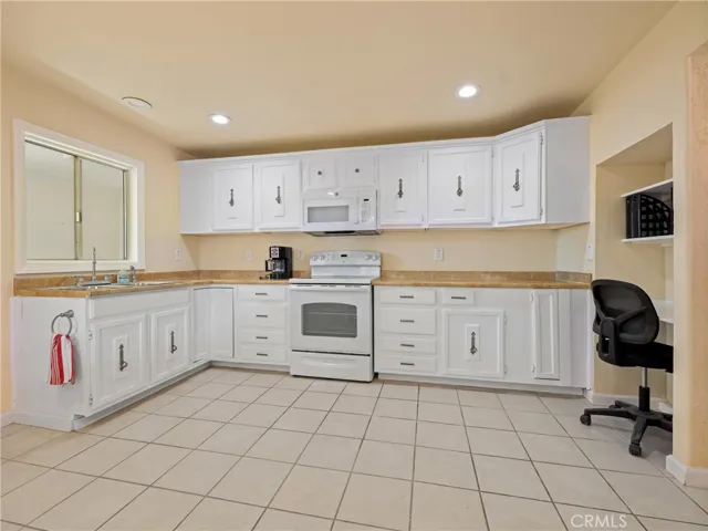 35154 Foothill Road, Lucerne Valley, California 92356