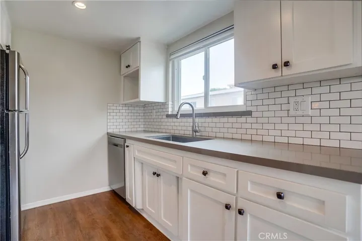 454 33rd Street, Hermosa Beach, California 90254