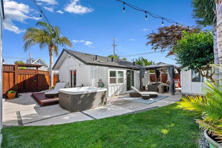 401 35th Avenue, Santa Cruz, California 95062