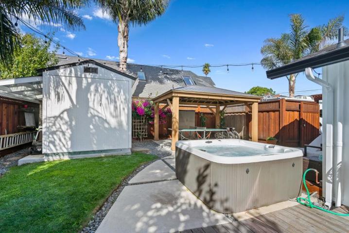 401 35th Avenue, Santa Cruz, California 95062