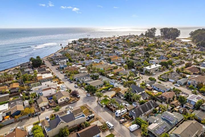 401 35th Avenue, Santa Cruz, California 95062