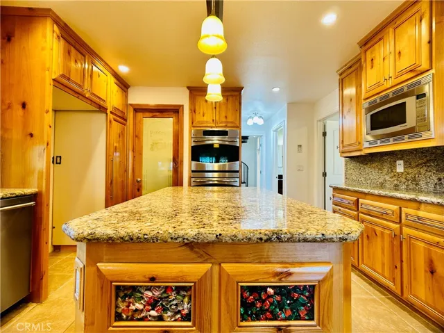 2235 Lausanne Drive, Wrightwood, California 92397