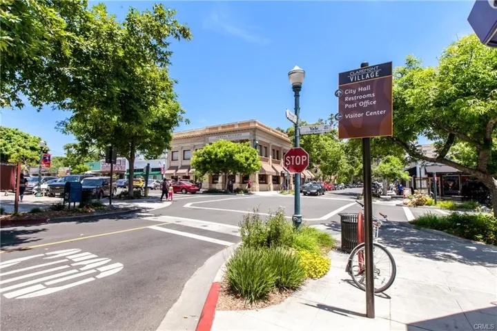 Close to Claremont Village/ Downtown Claremont
