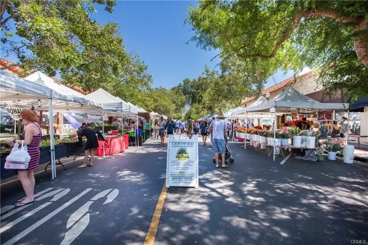 Close to Claremont Village/ Downtown Claremont