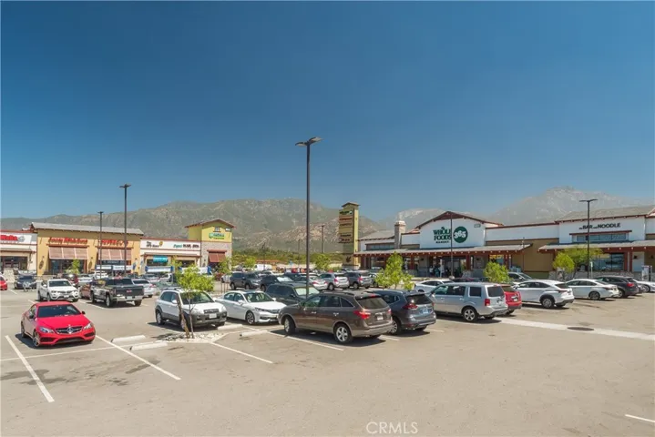 Close to Whole Foods 365 and many other stores and restaurants