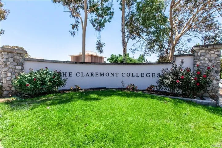 Close to Claremont Colleges