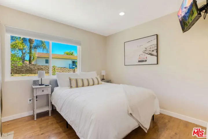 5402 Cedarhaven Drive, Agoura Hills, California 91301