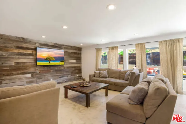5402 Cedarhaven Drive, Agoura Hills, California 91301