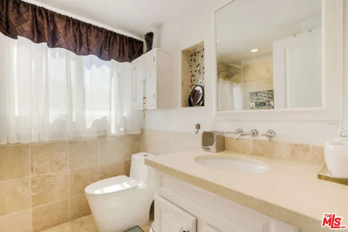 5402 Cedarhaven Drive, Agoura Hills, California 91301