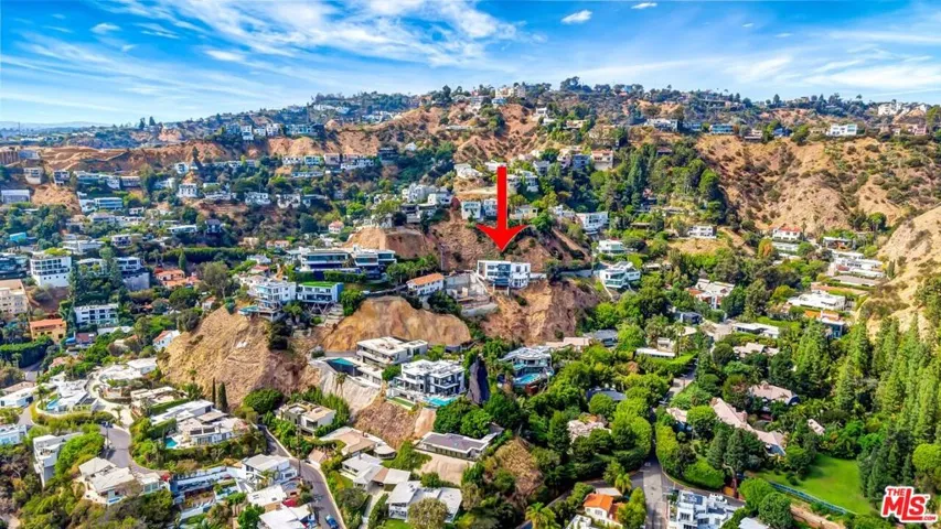 8425 Hillside Avenue, Los Angeles, California 90069