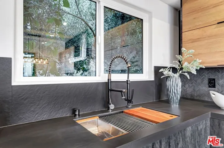 8425 Hillside Avenue, Los Angeles, California 90069