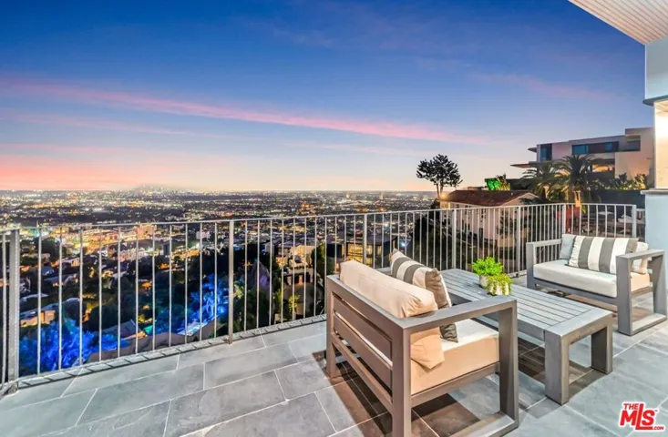 8425 Hillside Avenue, Los Angeles, California 90069