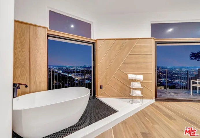 8425 Hillside Avenue, Los Angeles, California 90069