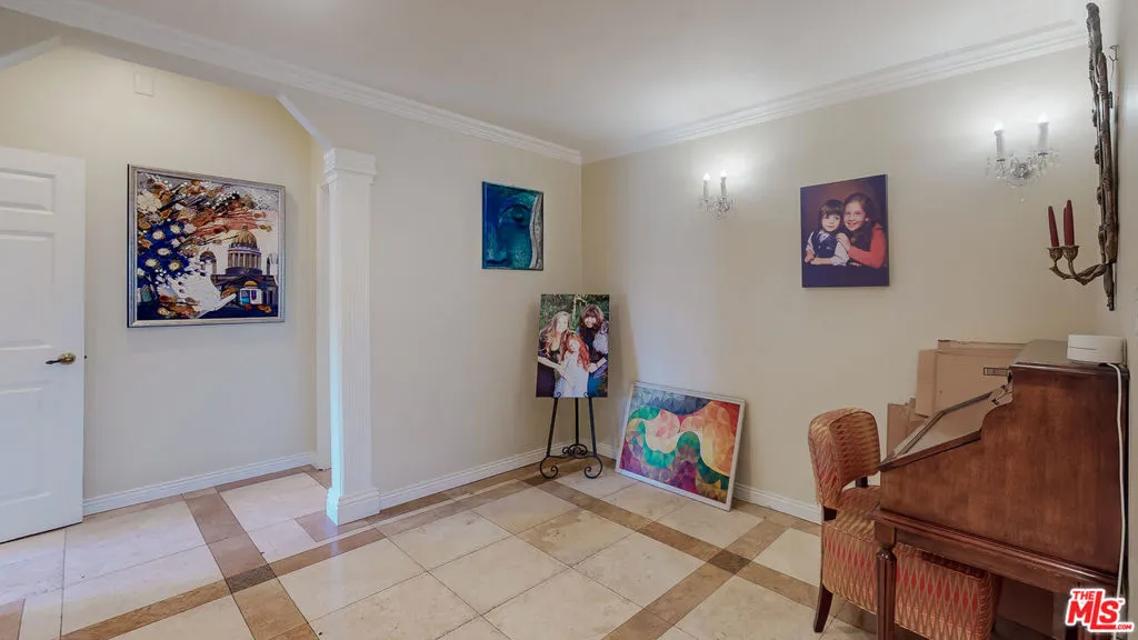 1228 N La Cienega Boulevard 304, West Hollywood, California 90069 home-pic-21