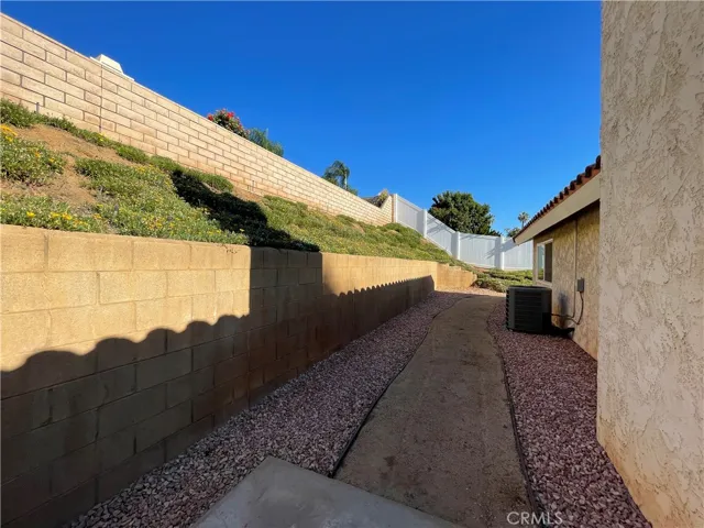 311 Gabrielle Way, Redlands, California 92374
