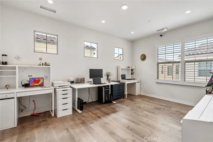 107 Messenger, Irvine, California 92618