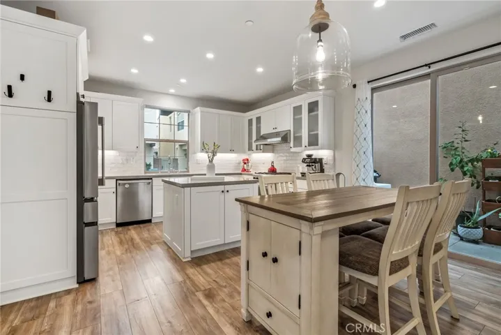 107 Messenger, Irvine, California 92618