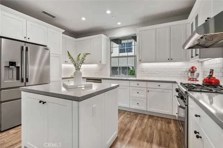 107 Messenger, Irvine, California 92618
