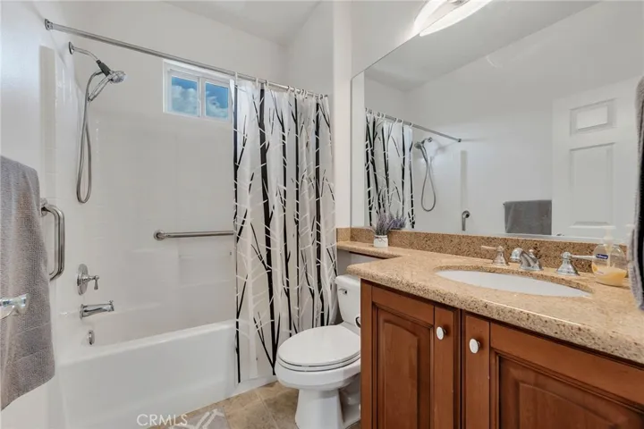 guest / hallway bathroom