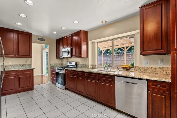 710 Napa Avenue, Redlands, California 92374