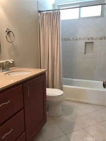 31556 Agoura Road 7, Westlake Village, California 91361