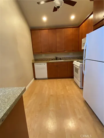 31556 Agoura Road 7, Westlake Village, California 91361