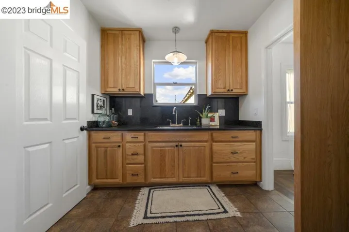 2424 Garvin Ave, Richmond, California 94804