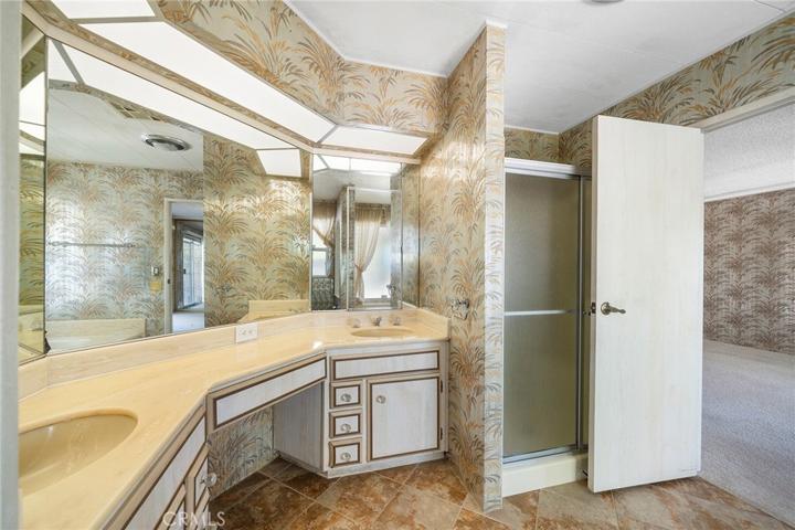 28714 Calle De La Paz, Murrieta, California 92563