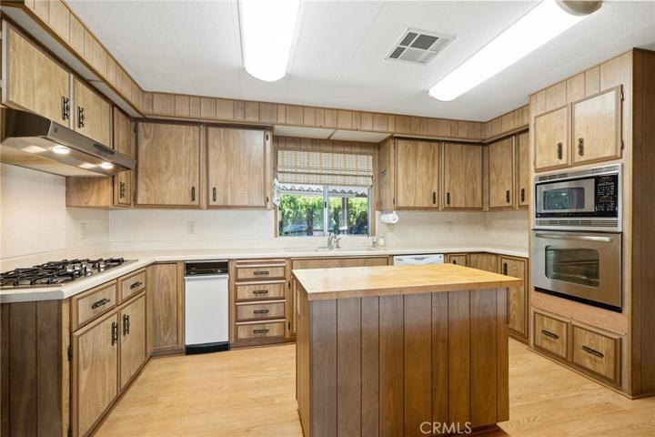 28714 Calle De La Paz, Murrieta, California 92563