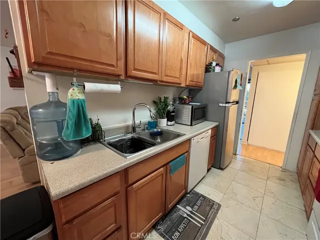 5412 Lindley Avenue 204, Encino, California 91316