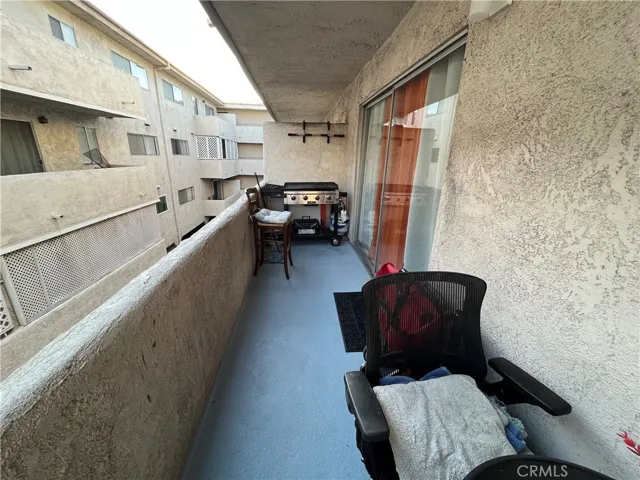 5412 Lindley Avenue 204, Encino, California 91316