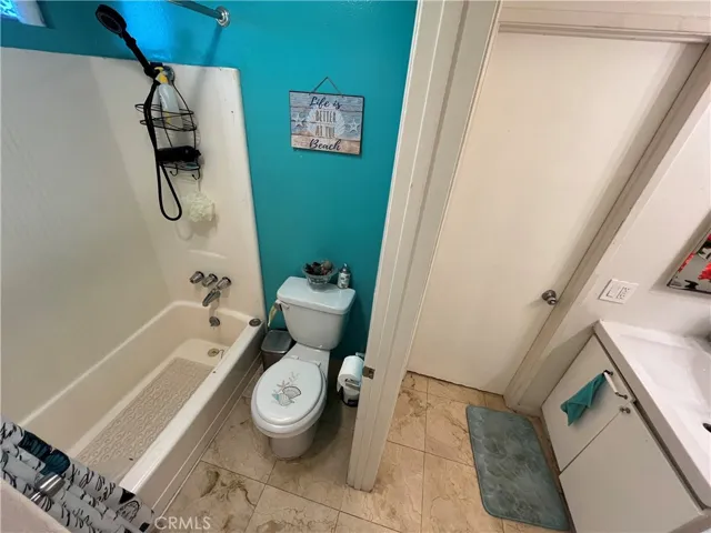 5412 Lindley Avenue 204, Encino, California 91316