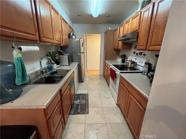 5412 Lindley Avenue 204, Encino, California 91316