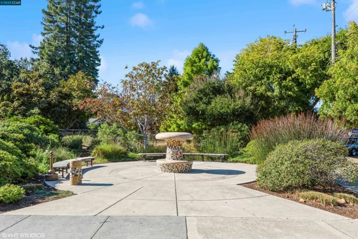 289 Curry St, Richmond, California 94801