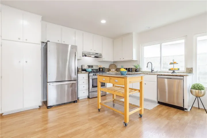 2053 Vera Court, Simi Valley, California 93063