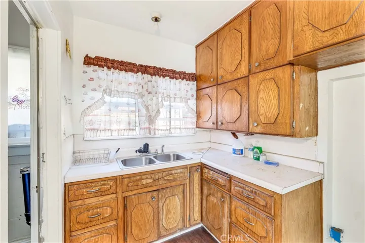 8753 Dalton Avenue, Los Angeles, California 90047