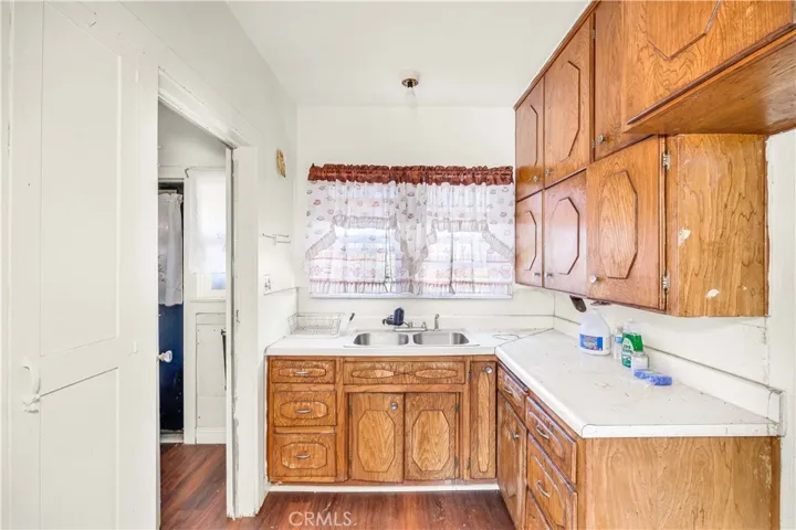 8753 Dalton Avenue, Los Angeles, California 90047