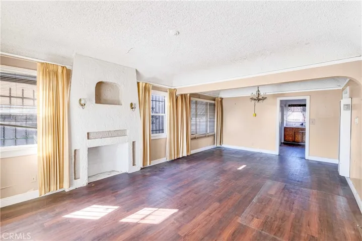 8753 Dalton Avenue, Los Angeles, California 90047